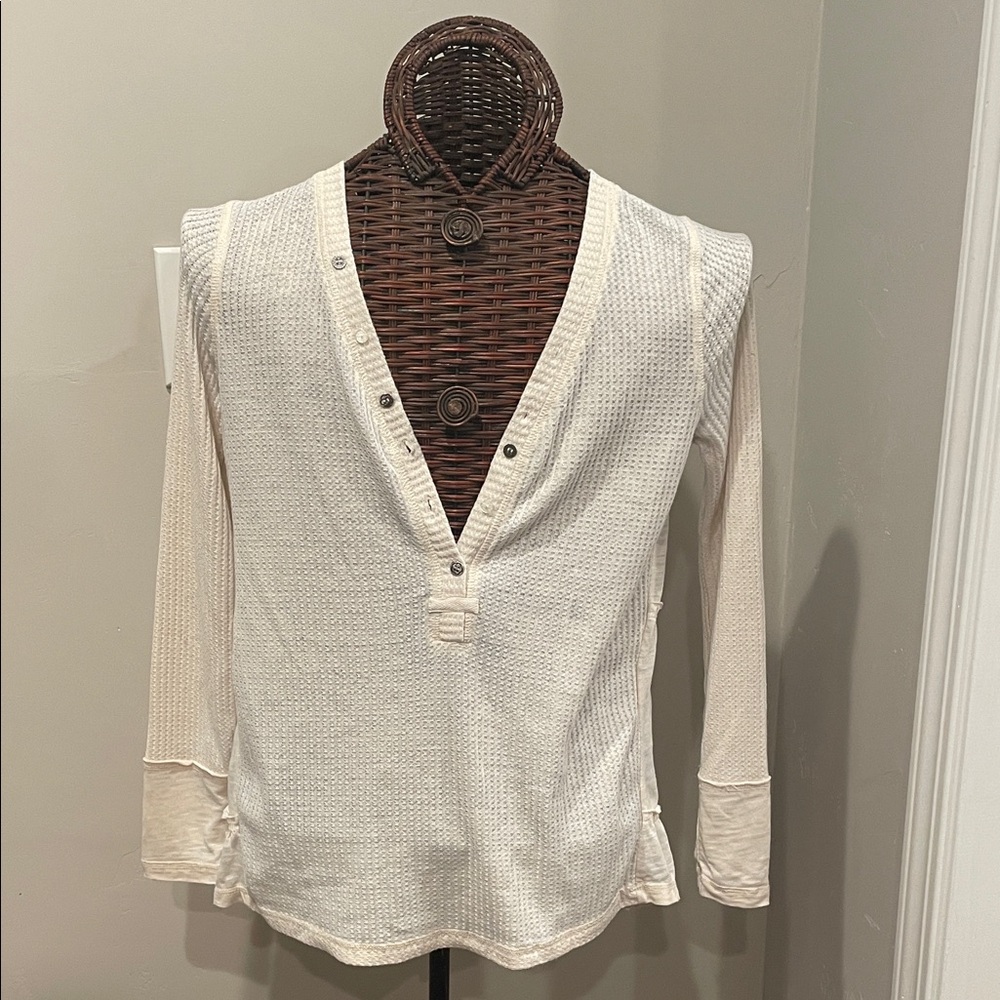 American Rag Cream Long Sleeve Top